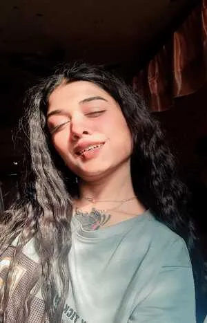 VIP call girl in Lajpat Nagar
