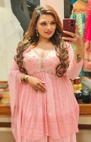 call girl in Lajpat Nagar
